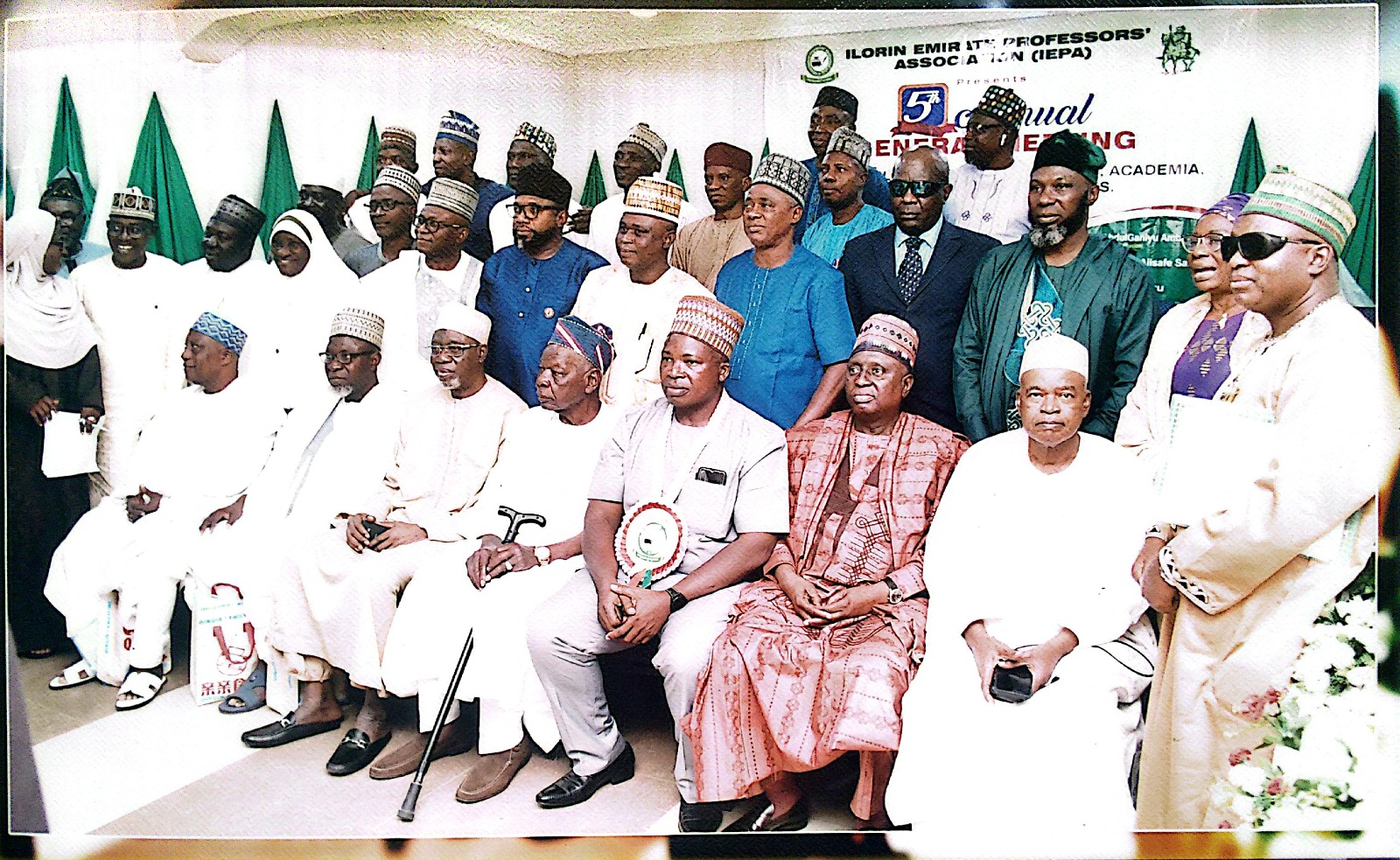 Group photograph after the meeting at the Secretariat.